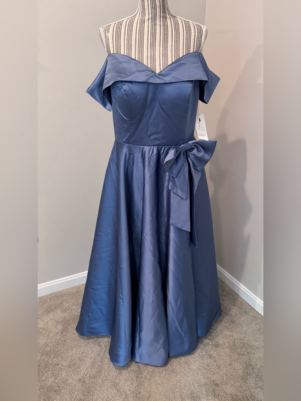 Wear Your Love Womens Size 16W Periwinkle Dress Off The Shoulder A-Line Gown